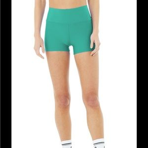 Alo high waist airlift short in ocean teal